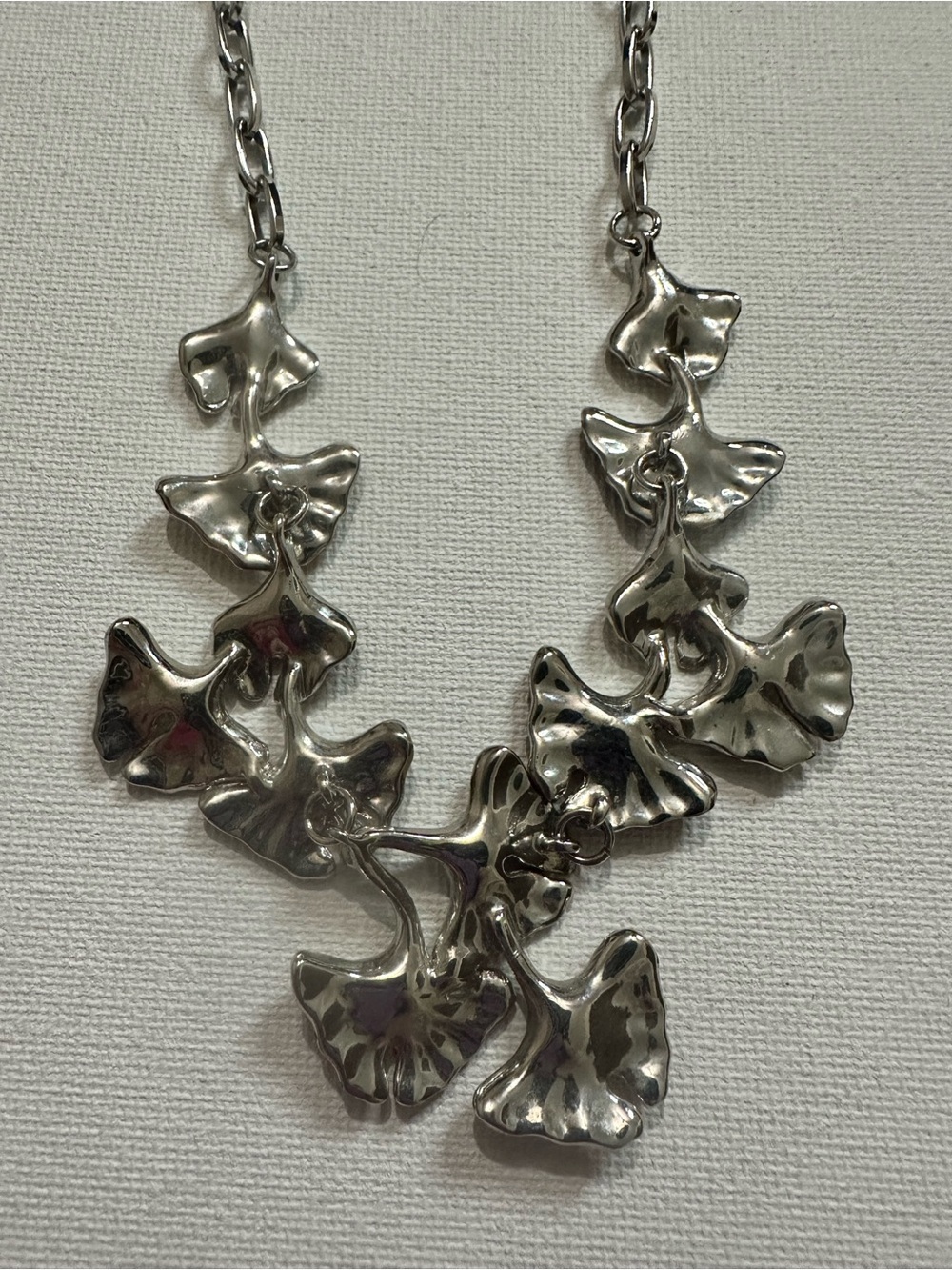 Two-Tone Ginkgo Leaf Statement Necklace Silver & Bronze Silver Tone Chain Line - Picture 7 of 9